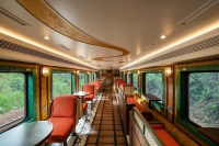 Cùng chiêm ngưỡng bên trong tàu Hà Nội 5 Cửa Ô